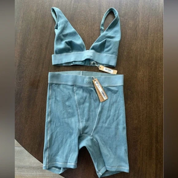 SKIMS Cotton Rib Plunge Bralette - Dark Gray - Picture 3 of 3